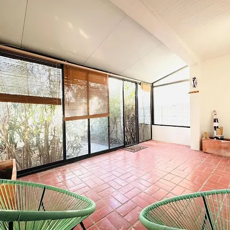 Avec Piscine-jardin-wifi Ferienhaus