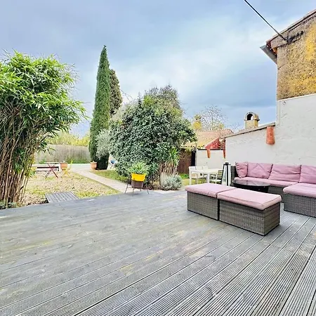 Avec Piscine-jardin-wifi Ferienhaus *