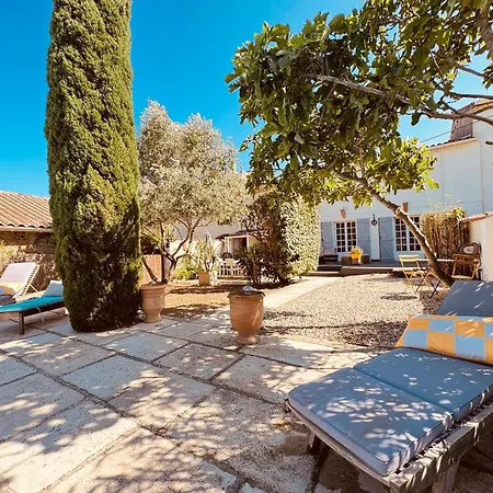 Avec Piscine-jardin-wifi Ferienhaus *