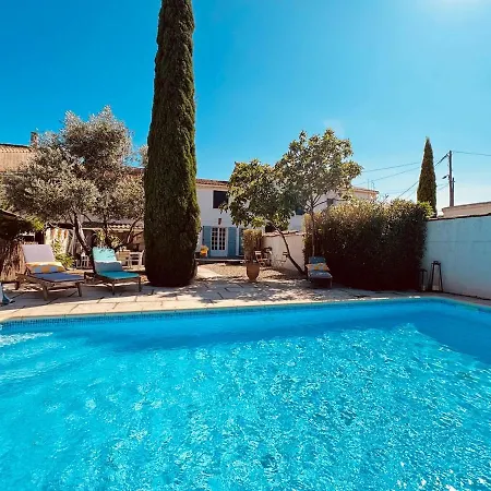 Avec Piscine-jardin-wifi Ferienhaus *