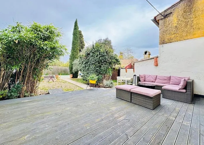 Avec Piscine-jardin-wifi Hébergement de vacances *